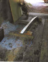 lead-2-600.jpg (39228 bytes)